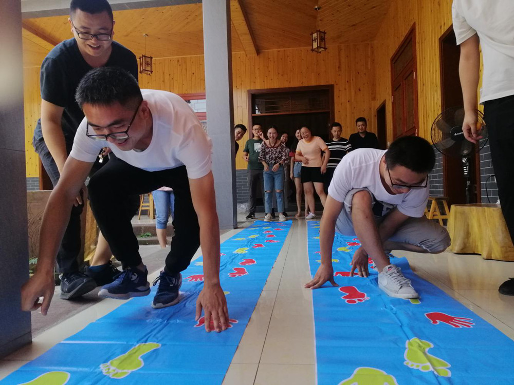 �����l(f��)չ��˾�����w�������������ġ������l(f��)չ��˾�_(k��i)չ����(hu�� )Ȥζ���(d��ng)