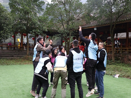 �����l(f��)չ��˾�����ľ������F�Y�^���������l(f��)չ��˾�_(k��i)չ����(hu�� )���(d��ng)